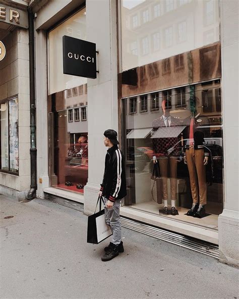 gucci svizzera email|gucci shops near me.